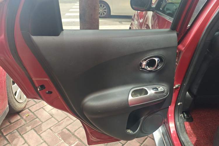 Used Infiniti ESQ 2014 1.6L Luxury Edition Left Rear Door Interior