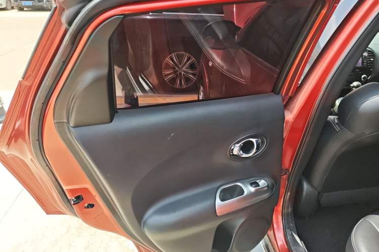 Used Infiniti ESQ 2014 1.6L Luxury Edition Left Rear Door Interior