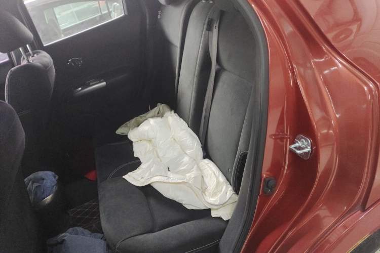 Used Infiniti ESQ 2014 1.6L Spontaneous Edition Left Rear Seat