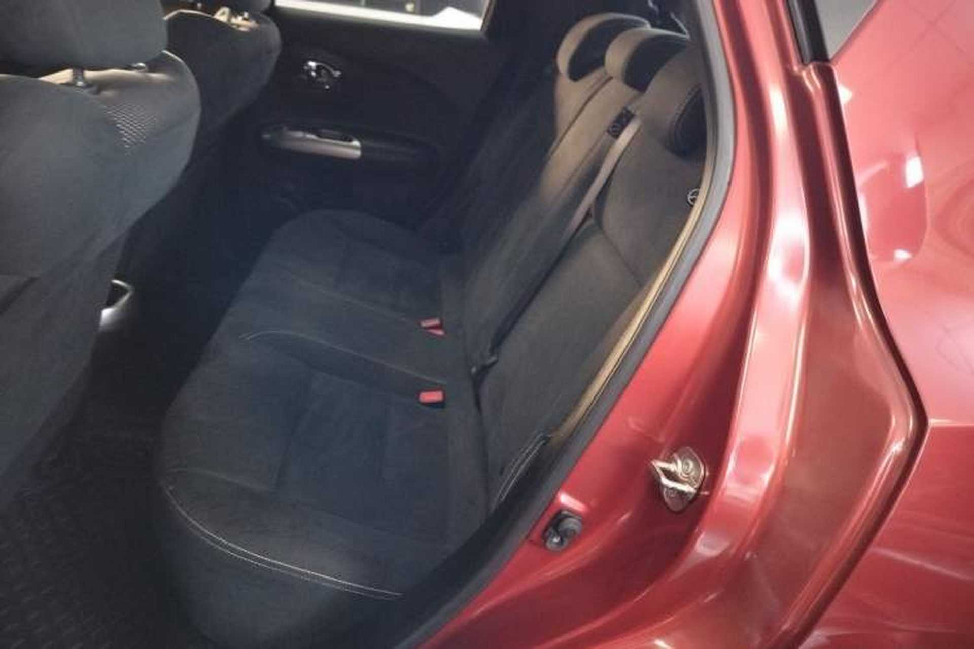 Used Infiniti ESQ 2014 1.6L Spontaneous Edition Left Rear Seat
