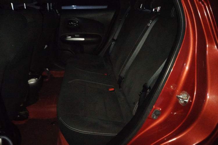 Used Infiniti ESQ 2014 1.6L Spontaneous Edition Left Rear Seat
