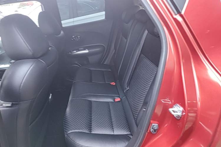 Used Infiniti ESQ 2014 1.6L Spontaneous Edition Left Rear Seat