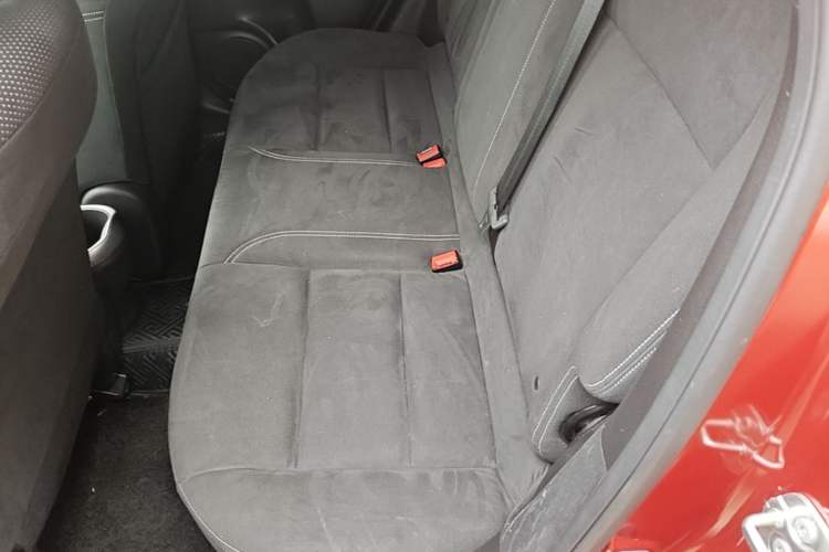 Used Infiniti ESQ 2014 1.6L Spontaneous Edition Left Rear Seat