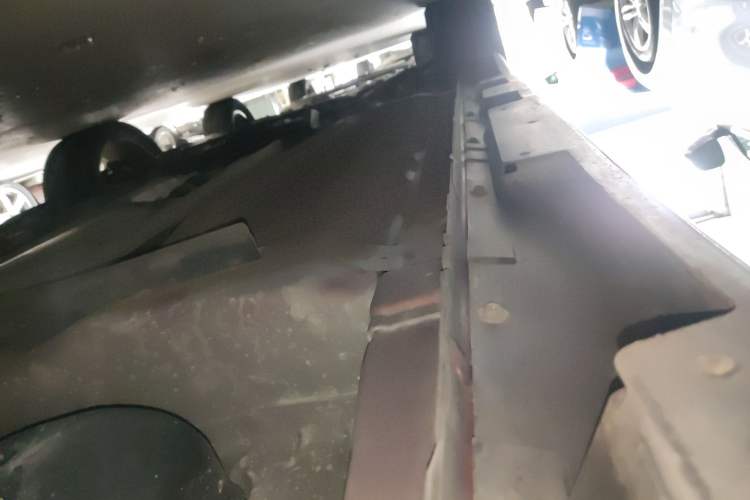 Used Infiniti ESQ 2014 1.6L Spontaneous Edition Left Side Sill