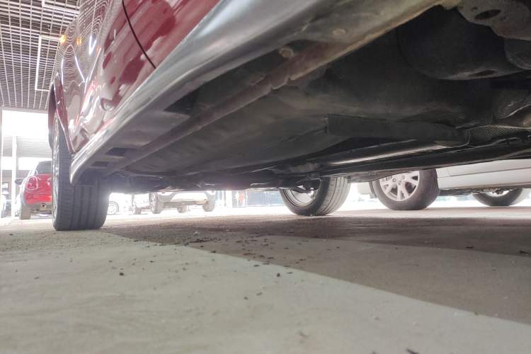 Used Infiniti ESQ 2014 1.6L Spontaneous Edition Left Side Sill