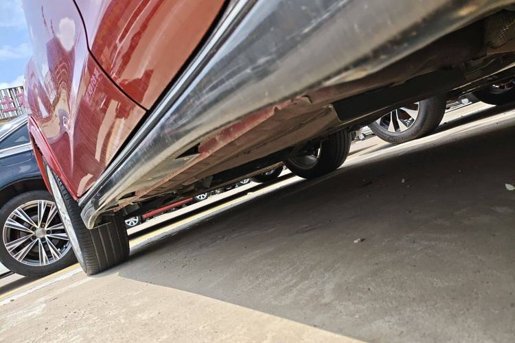 Used Infiniti ESQ 2014 1.6L Luxury Edition Left Side Sill