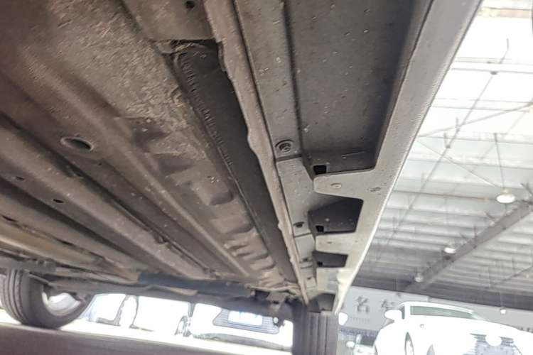 Used Infiniti ESQ 2014 1.6L Spontaneous Edition Left Side Sill