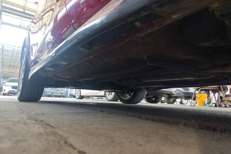 Used Infiniti ESQ 2014 1.6L Spontaneous Edition Left Side Sill