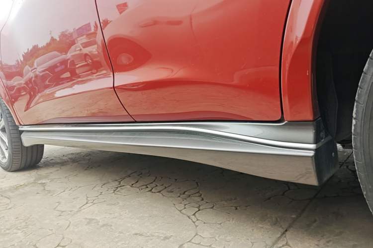 Used Infiniti ESQ 2014 1.6L Spontaneous Edition Left Side Sill