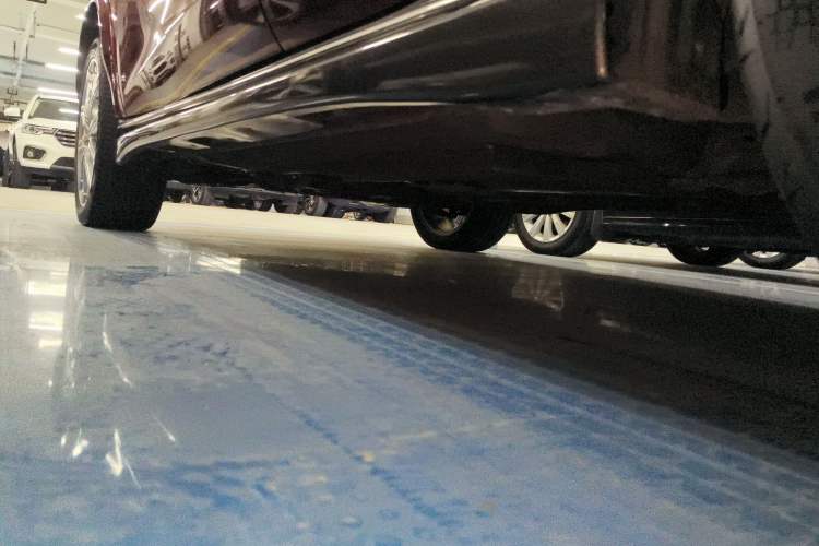 Used Infiniti ESQ 2014 1.6L Spontaneous Edition Left Side Sill
