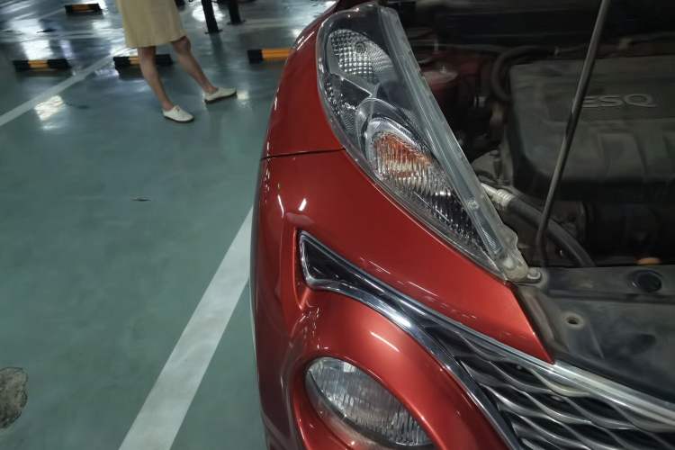 Used Infiniti ESQ 2014 1.6L Spontaneous Edition Right Front Headlight