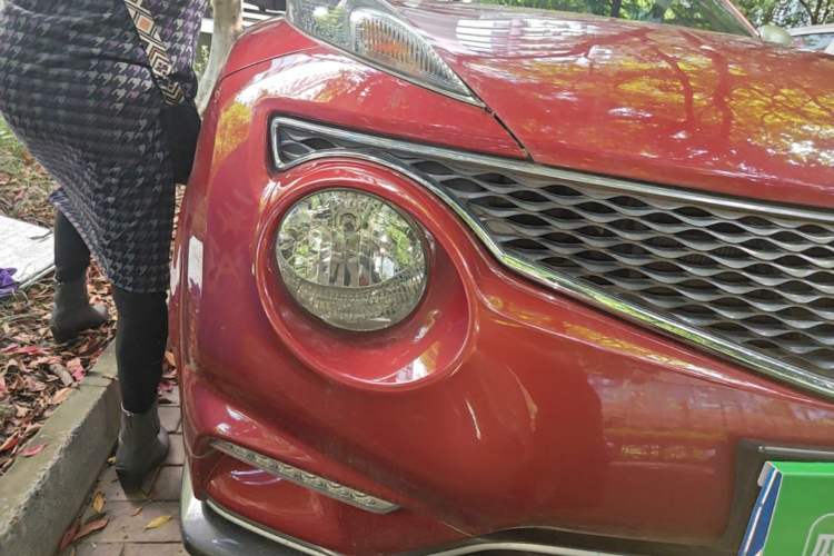 Used Infiniti ESQ 2014 1.6L Spontaneous Edition Right Front Headlight