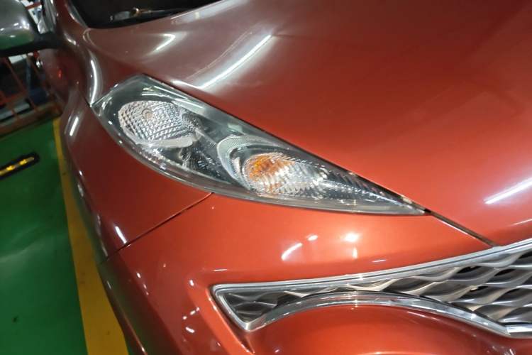 Used Infiniti ESQ 2014 1.6L Spontaneous Edition Right Front Headlight
