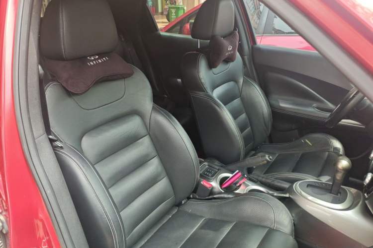 Used Infiniti ESQ 2014 1.6L Luxury Edition Right Front Seat