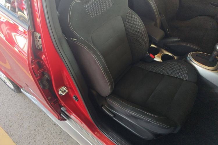 Used Infiniti ESQ 2014 1.6L Spontaneous Edition Right Front Seat
