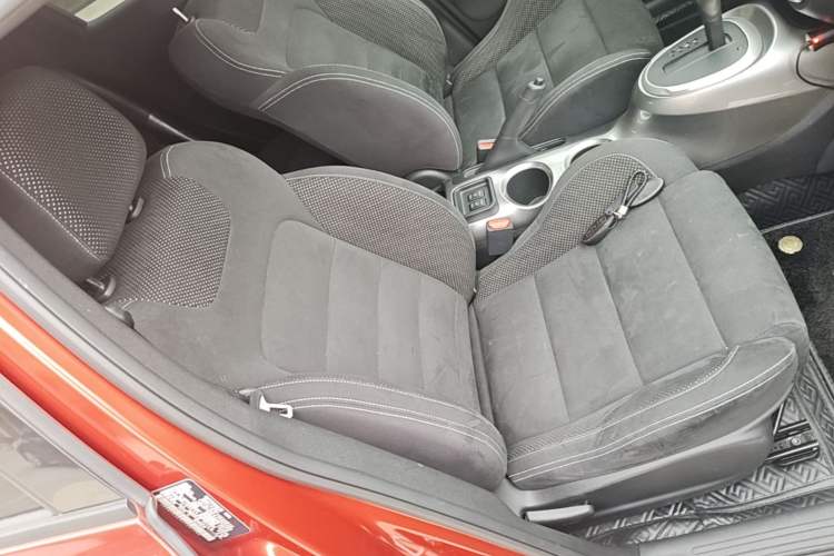 Used Infiniti ESQ 2014 1.6L Spontaneous Edition Right Front Seat