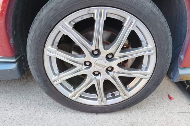 Used Infiniti ESQ 2014 1.6L Spontaneous Edition Right Front Wheel Hub