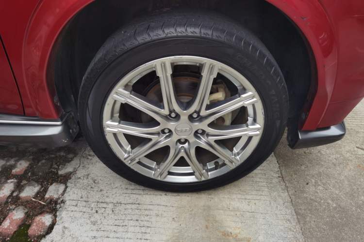 Used Infiniti ESQ 2014 1.6L Spontaneous Edition Right Front Wheel Hub