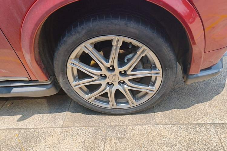 Used Infiniti ESQ 2014 1.6L Luxury Edition Right Front Wheel Hub