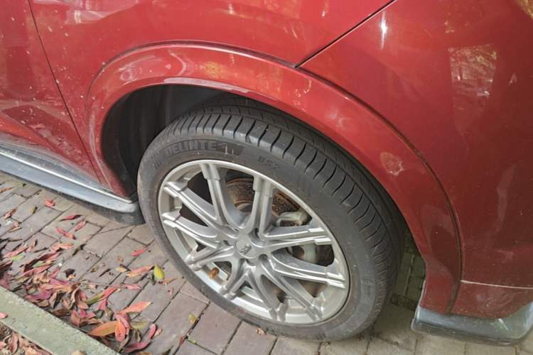Used Infiniti ESQ 2014 1.6L Spontaneous Edition Right Front Wheel Hub