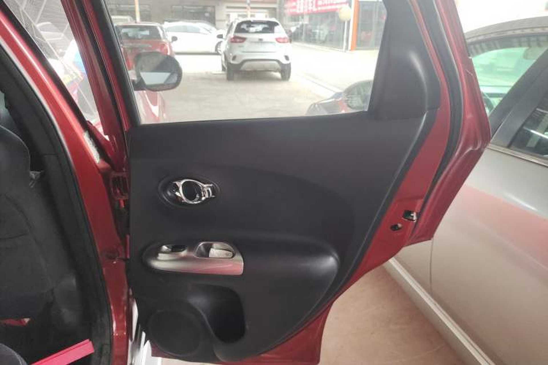 Used Infiniti ESQ 2014 1.6L Spontaneous Edition Right Rear Door Interior