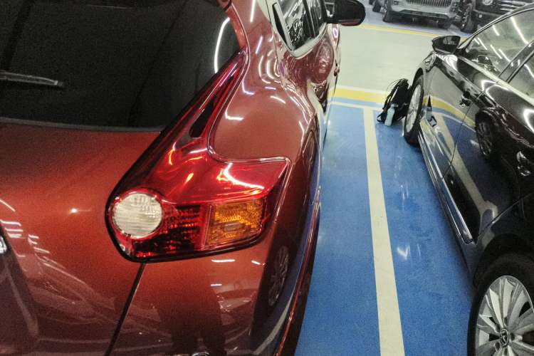 Used Infiniti ESQ 2014 1.6L Spontaneous Edition Right Rear Taillight