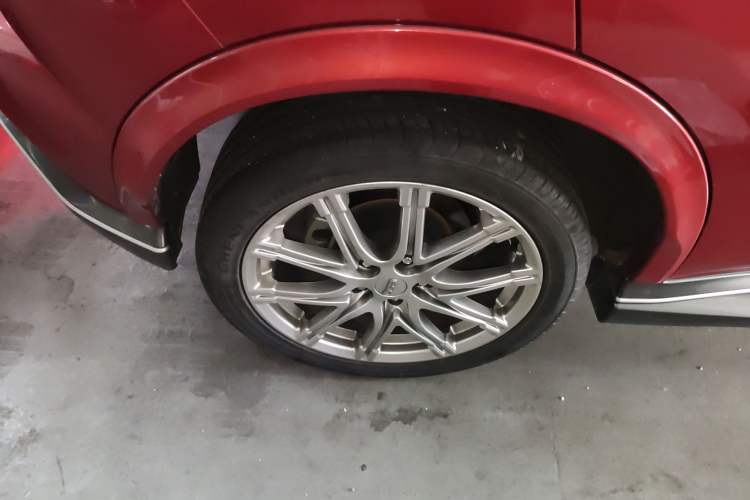Used Infiniti ESQ 2014 1.6L Spontaneous Edition Right Rear Wheel Hub
