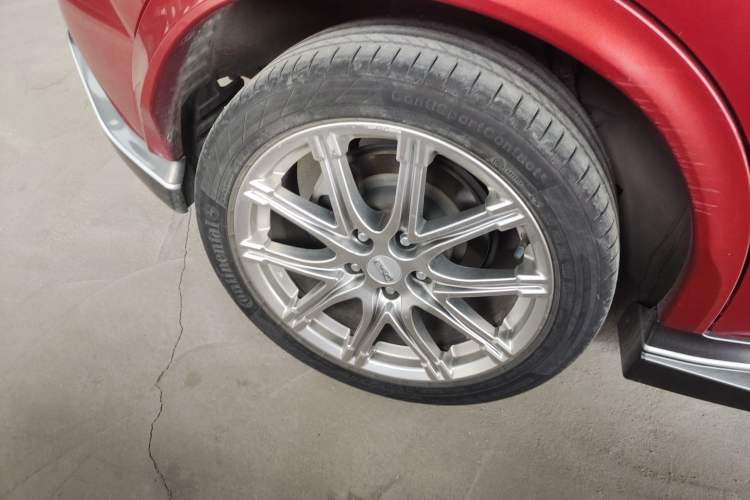Used Infiniti ESQ 2014 1.6L Spontaneous Edition Right Rear Wheel Hub