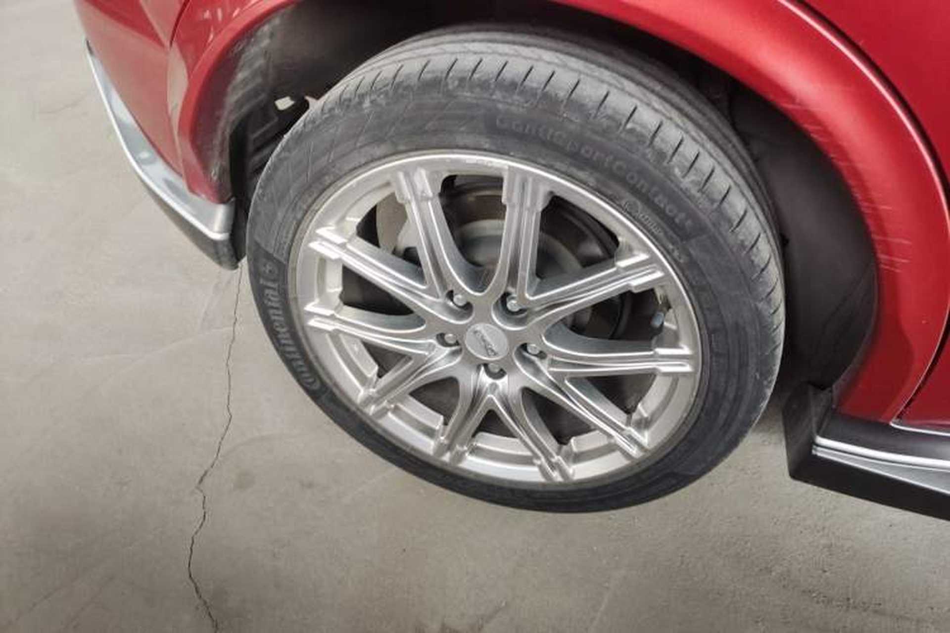 Used Infiniti ESQ 2014 1.6L Spontaneous Edition Right Rear Wheel Hub