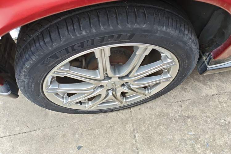Used Infiniti ESQ 2014 1.6L Luxury Edition Right Rear Wheel Hub