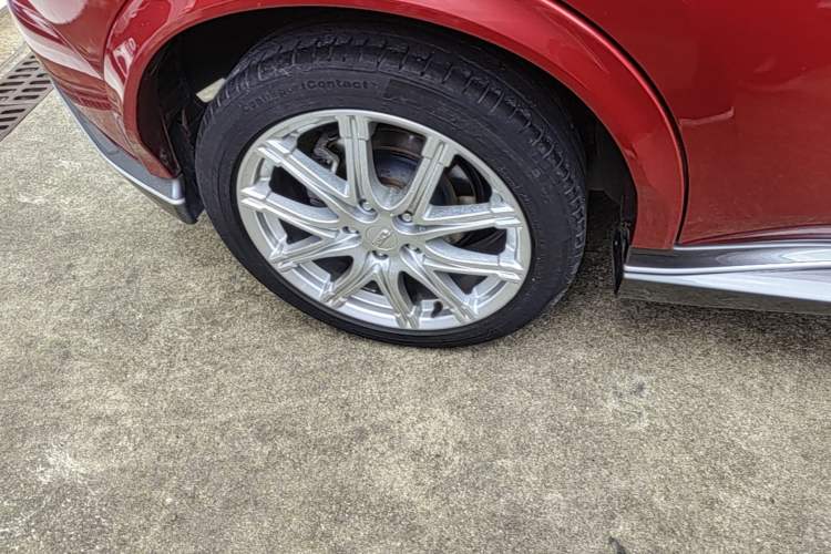 Used Infiniti ESQ 2014 1.6L Spontaneous Edition Right Rear Wheel Hub