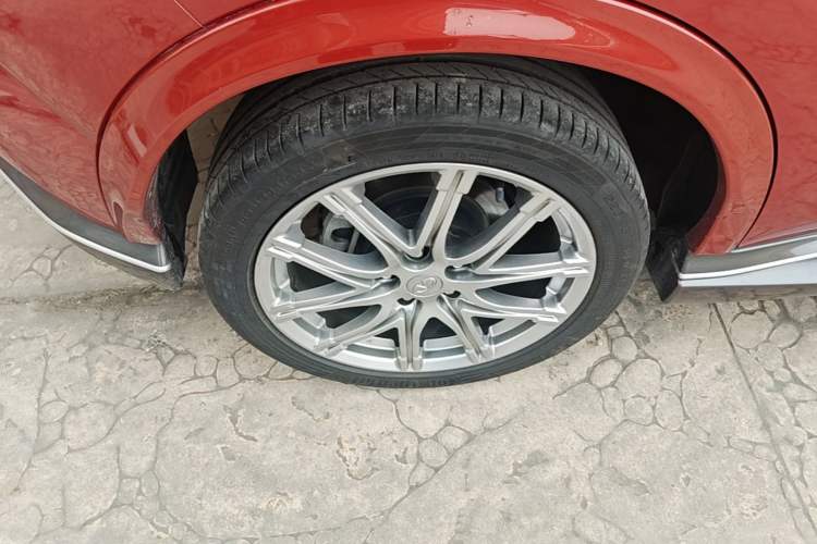 Used Infiniti ESQ 2014 1.6L Spontaneous Edition Right Rear Wheel Hub