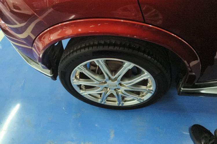 Used Infiniti ESQ 2014 1.6L Spontaneous Edition Right Rear Wheel Hub