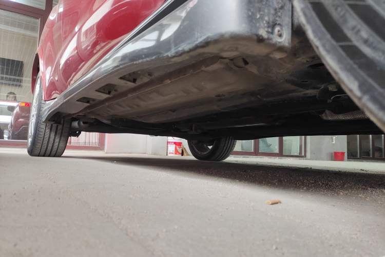 Used Infiniti ESQ 2014 1.6L Spontaneous Edition Right Side Sill