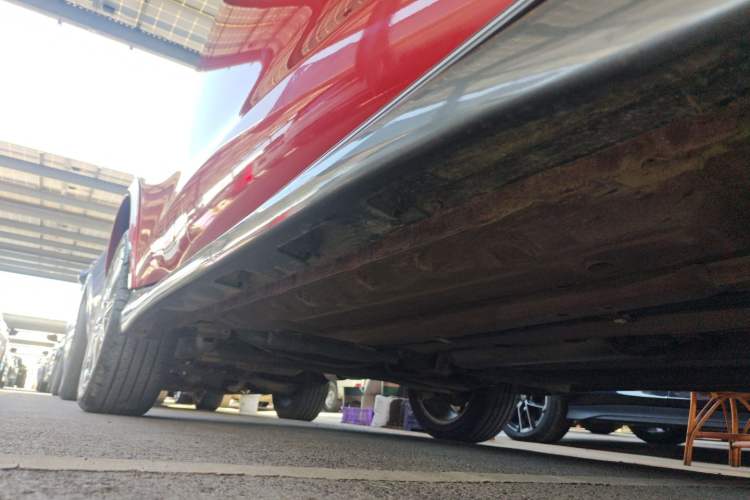 Used Infiniti ESQ 2014 1.6L Spontaneous Edition Right Side Sill