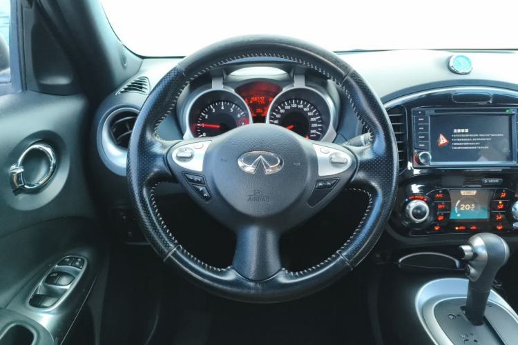 Used Infiniti ESQ 2014 1.6L Spontaneous Edition Steering Wheel
