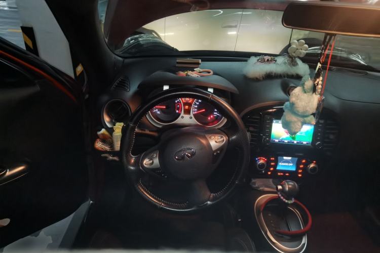 Used Infiniti ESQ 2014 1.6L Spontaneous Edition Steering Wheel