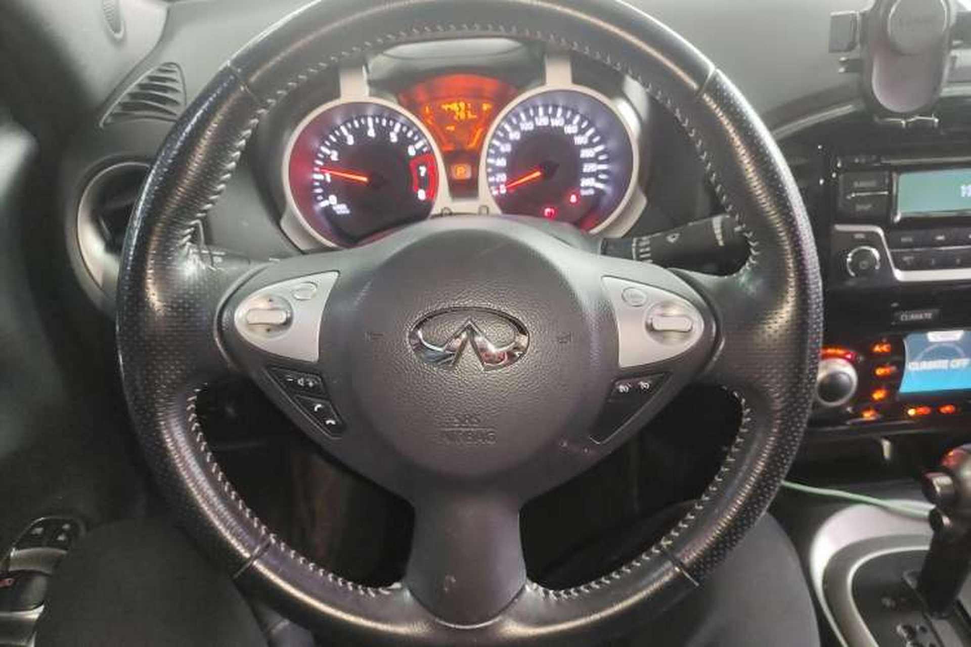 Used Infiniti ESQ 2014 1.6L Spontaneous Edition Steering Wheel