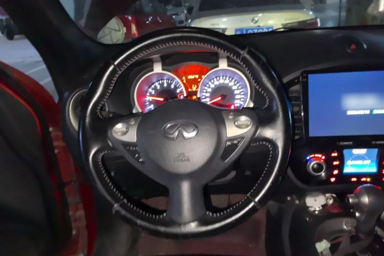 Used Infiniti ESQ 2014 1.6L Spontaneous Edition Steering Wheel
