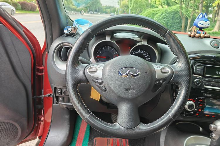 Used Infiniti ESQ 2014 1.6L Spontaneous Edition Steering Wheel