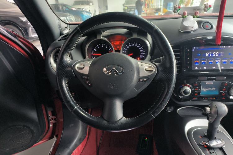 Used Infiniti ESQ 2014 1.6L Spontaneous Edition Steering Wheel