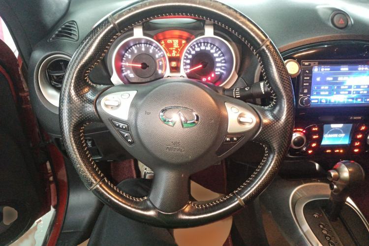 Used Infiniti ESQ 2014 1.6L Spontaneous Edition Steering Wheel