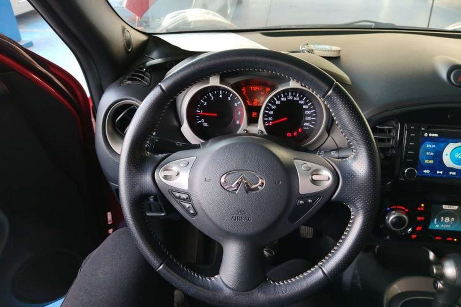 Used Infiniti ESQ 2014 1.6L Spontaneous Edition Steering Wheel