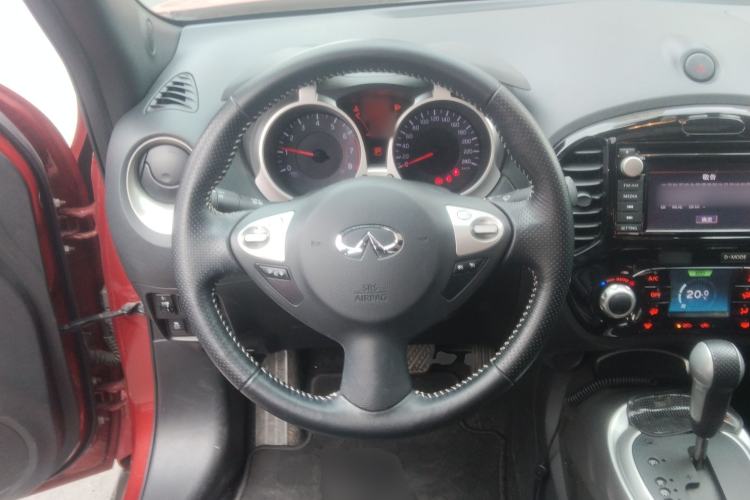 Used Infiniti ESQ 2014 1.6T Dynamic Edition Steering Wheel