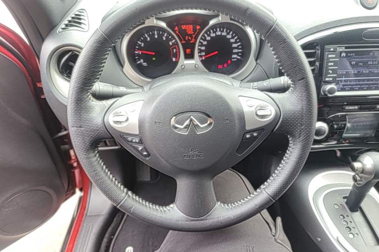Used Infiniti ESQ 2014 1.6L Spontaneous Edition Steering Wheel