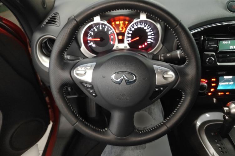 Used Infiniti ESQ 2014 1.6L Spontaneous Edition Steering Wheel