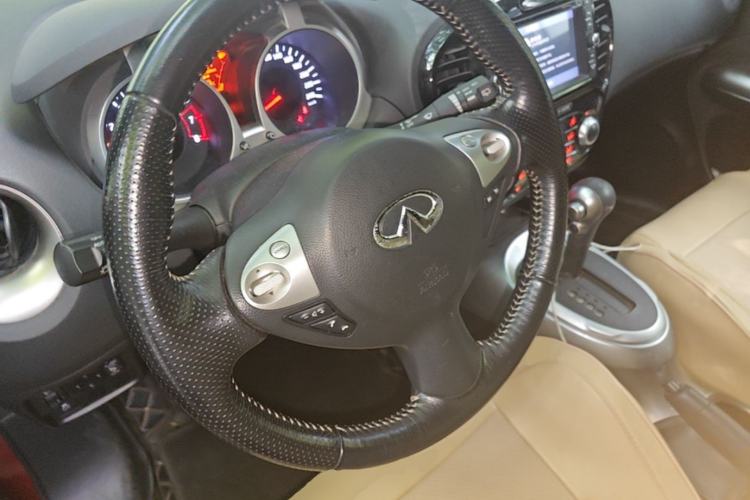 Used Infiniti ESQ 2014 1.6L Spontaneous Edition Steering Wheel