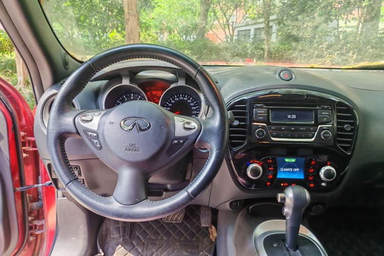 Used Infiniti ESQ 2014 1.6L Spontaneous Edition Steering Wheel