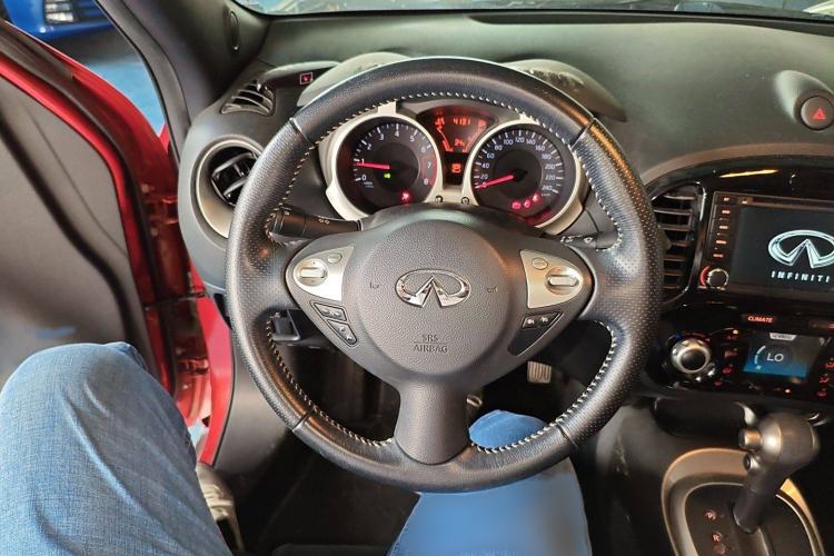 Used Infiniti ESQ 2014 1.6L Spontaneous Edition Steering Wheel
