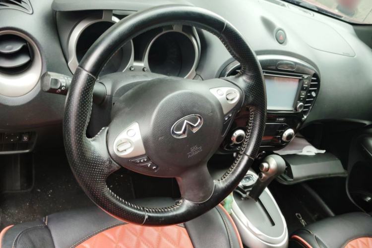Used Infiniti ESQ 2014 1.6L Spontaneous Edition Steering Wheel
